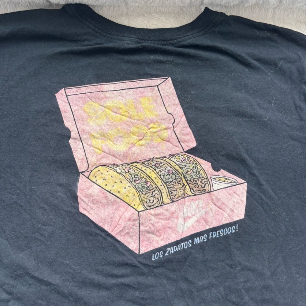 Nike Los Zapatos Mas Frescos Taco Sneaker Box Graphic T-Shirt XL